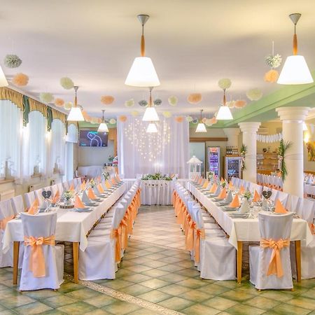 Lipa Hotel Es Etterem Szentgotthard Bagian luar foto